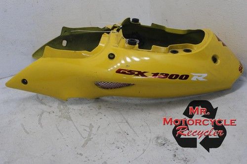 99-07 SUZUKI HAYABUSA GSX1300 1300 OEM CENTER REAR TAIL FAIRING B7