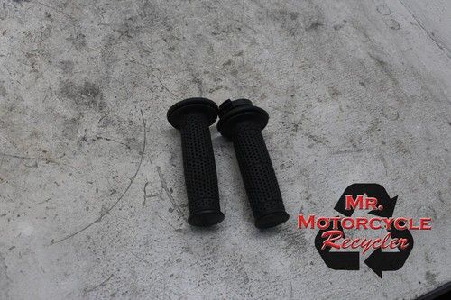 99-02 SUZUKI SV650N SV650 650 OEM RIGHT LEFT HANDLEBAR GRIP PAIR SET K17