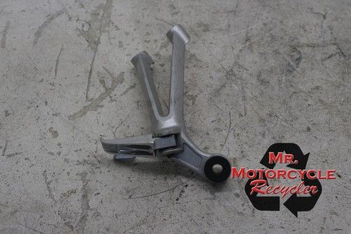 08 09 SUZUKI GSXR600 GSXR 600  GSXR750 750 OEM RIGHT REAR PASSENGER PEG C43D