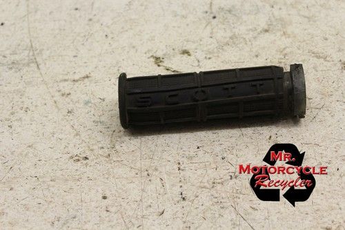 1981 YAMAHA PW50 OEM RIGHT THROTTLE GRIP C10