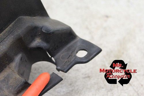 2004-07 SUZUKI HAYABUSA 1300 GSXR1300 OEM REAR BACK FENDER MUD GUARD B47D