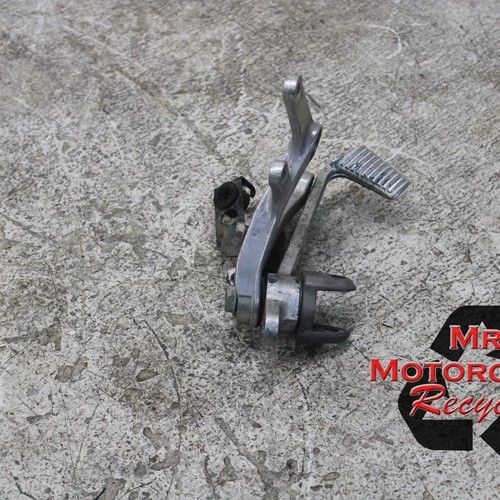 02 03 HONDA CBR954 RR CBR 954 OEM BENT DAMAGED RIGHT DRIVER PEG BRACKET j1