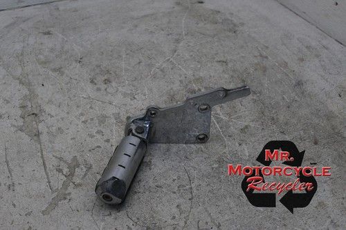 02 03 04 05 HONDA VTX VTX1800 1800 CAST OEM RIGHT DRIVERS FOOT PEG BRACKET A23D