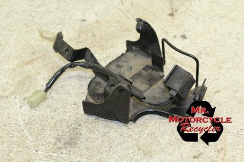 98-03 YAMAHA V STAR 650 CLASSIC OEM FUEL GAS PUMP BRACKET B43D