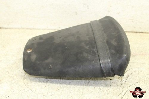 01 02 YAMAHA YZF R6 2001 R6S REAR BACK PASSENGER TANDEM SEAT PAD SADDLE D13