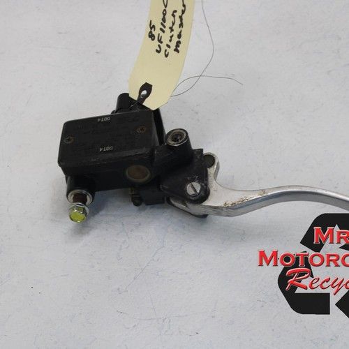 84-85 HONDA V65 MAGNA VF1100C OEM FRONT BRAKE MASTER CYLINDER c5