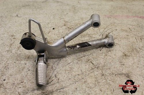 00-03 SUZUKI BANDIT 600 OEM RIGHT PASSENGER FOOT PEG  D24