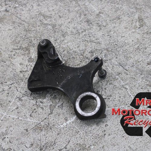 04-05 YAMAHA YZF R6 R6R OEM REAR BRAKE CALIPER HANGER BACK MOUNTING BRACKET L18
