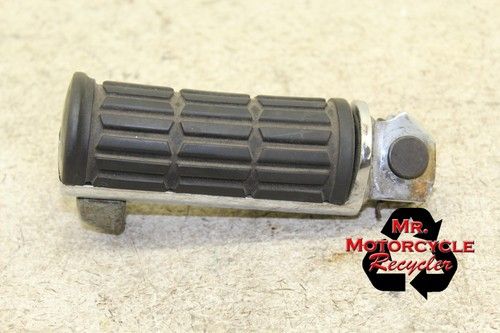 04 05 SUZUKI MARAUDER VZ 1600 MARAUDER OEM RIGHT FRONT FOOT REST PEG STEP I7