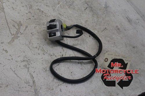 01-04 SUZUKI INTRUDER VOLUSIA 800 VL800 OEM LEFT HANDLE HORN SWITCH H12