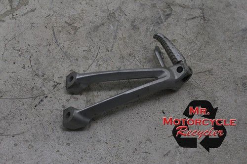 08 09 SUZUKI GSXR600 GSXR 600  GSXR750 750 OEM LEFT REAR BACK PASSENGER PEG C43D