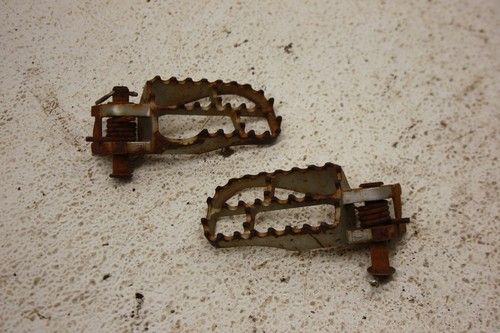 1998-2001 98-01 KAWASAKI KX250 KX 250 OEM LEFT RIGHT FOOT RESTS PEGS SET B14