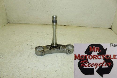 1996 SUZUKI RF600R OEM FRONT FORKS CLAMP LOWER TRIPLE TREE STEM B-50D