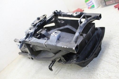 2001 SUZUKI GSXR600 OEM REAR SUBFRAME BACK SUB FRAME W BATTERY TRAY G6