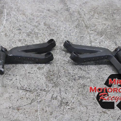 02 03 HONDA CBR954 RR CBR 954 OEM REAR PASSENGER PEG & BRACKET SET PAIR J1