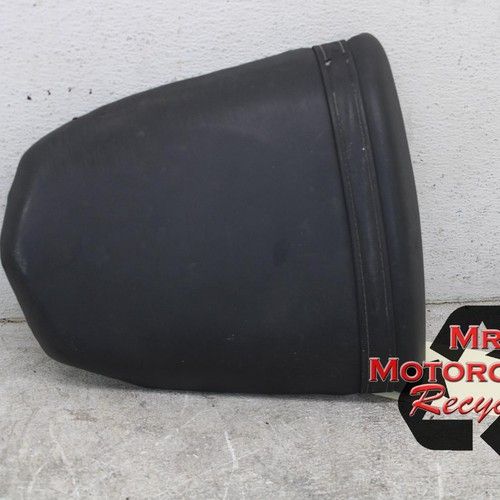 04 05 SUZUKI GSXR600 GSXR 600 GSXR750 750 OEM REAR PASSENGER SEAT 29G  PAD L16