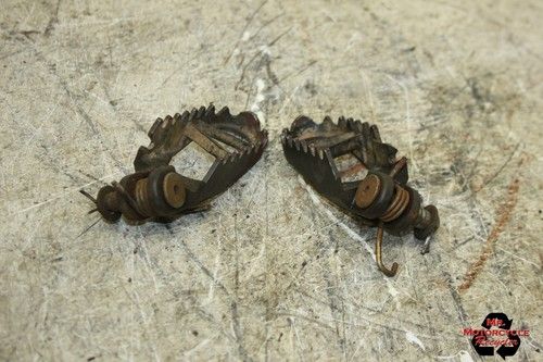 2001 SUZUKI DRZ400 LEFT RIGHT FOOT RESTS PEGS C14D
