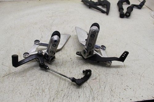 2015 HONDA CBR 300 R CBR300R OEM FRONT FOOT RESTS PEGS PAIR A-31D