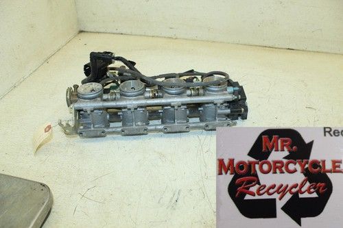 01-03 SUZUKI 750 OEM MAIN FUEL INJECTORS / THROTTLE BODIES COMPLETE B6