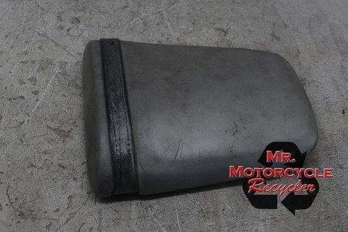 04 05 HONDA CBR1000RR CBR1000 CBR 1000 OEM REAR PASSENGER SEAT SADDLE B7D