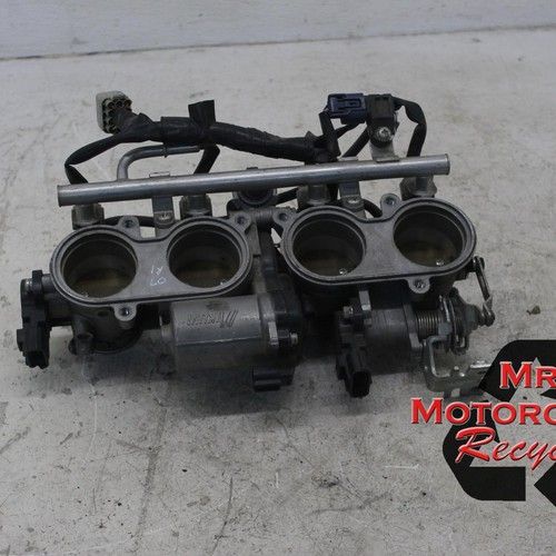 2007 YAMAHA YZF-R1  YZF R1 1000 MAIN FUEL INJECTORS THROTTLE BODY i17
